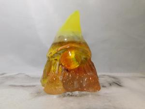Gnome Resin Decor - Straw Flowers