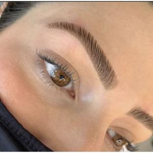 Brow lamination & Henna (hair removal included)
