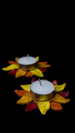 Lily Tealight Holders